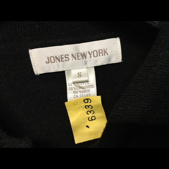 Jones New York black,white and red button front sweater. Acrylic and lambs wool. - Picture 5 of 6